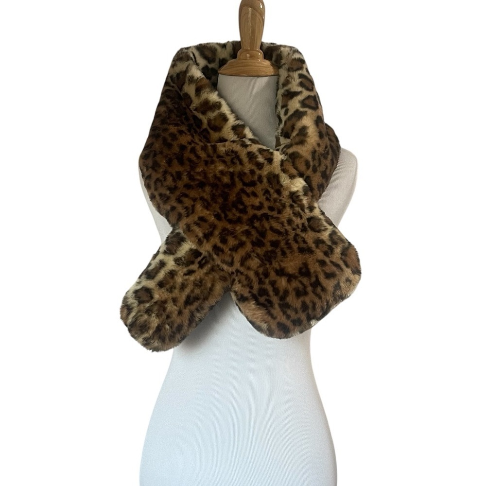 Cabi leopard print bundle up scarf